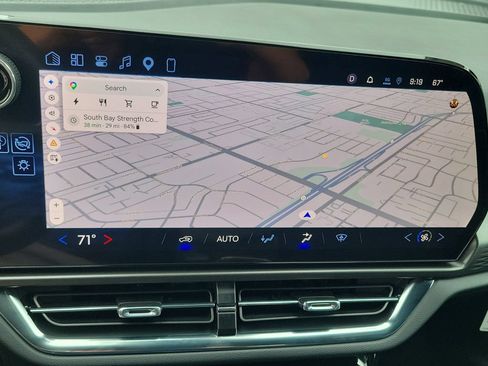 Used 2026 Chevrolet Equinox EV LT FWD image 9
