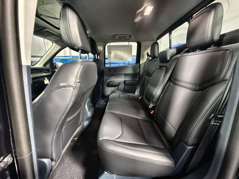 New 2025 Ford Maverick Lariat w/ Black Appearance Package image 33