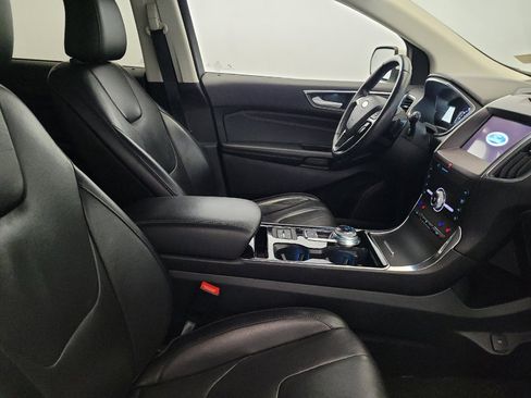 Used 2020 Ford Edge Titanium w/ Equipment Group 301A AWD/4WD image 21