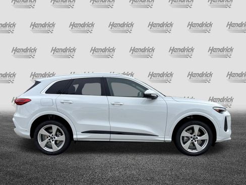 Used 2025 Audi Q5 Premium AWD/4WD image 11