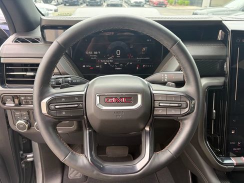Used 2025 GMC Yukon AT4 AWD/4WD image 5