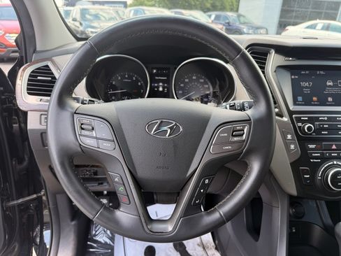 Used 2017 Hyundai Santa Fe Sport FWD image 17