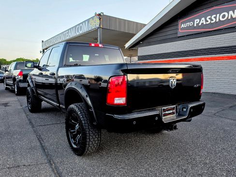 Used 2015 RAM 2500 Tradesman w/ Chrome Appearance Group AWD/4WD image 3