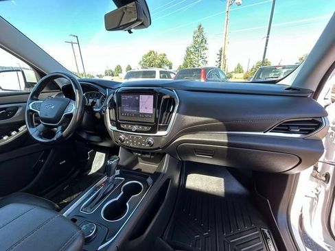 Used 2020 Chevrolet Traverse RS AWD/4WD image 38