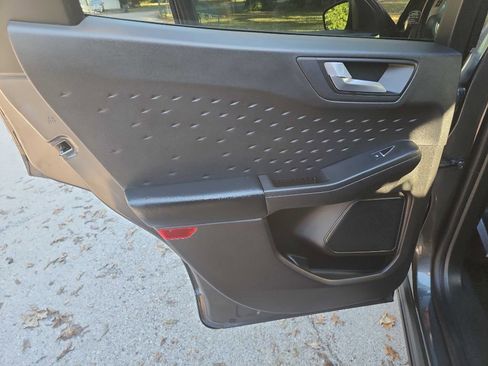 Used 2020 Ford Escape SEL image 29