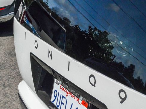 Certified 2026 Hyundai Ioniq 9 Calligraphy image 8