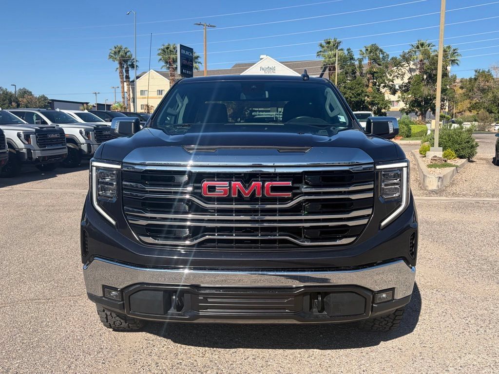 Used 2023 GMC Sierra 1500 SLT w/ X31 Off-Road Package AWD/4WD image 2