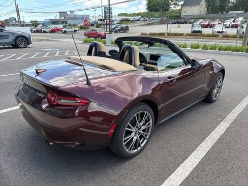 Used 2025 MAZDA MX-5 Miata RWD image 3