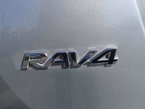 Used 2017 Toyota RAV4 Limited w/ Carpet Mat Package image 11