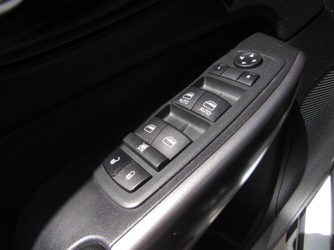 Used 2021 Jeep Cherokee Limited w/ Elite Package AWD/4WD image 23