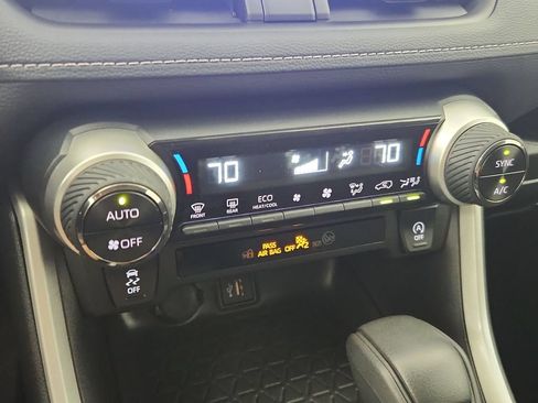 Used 2025 Toyota RAV4 XLE AWD/4WD image 29