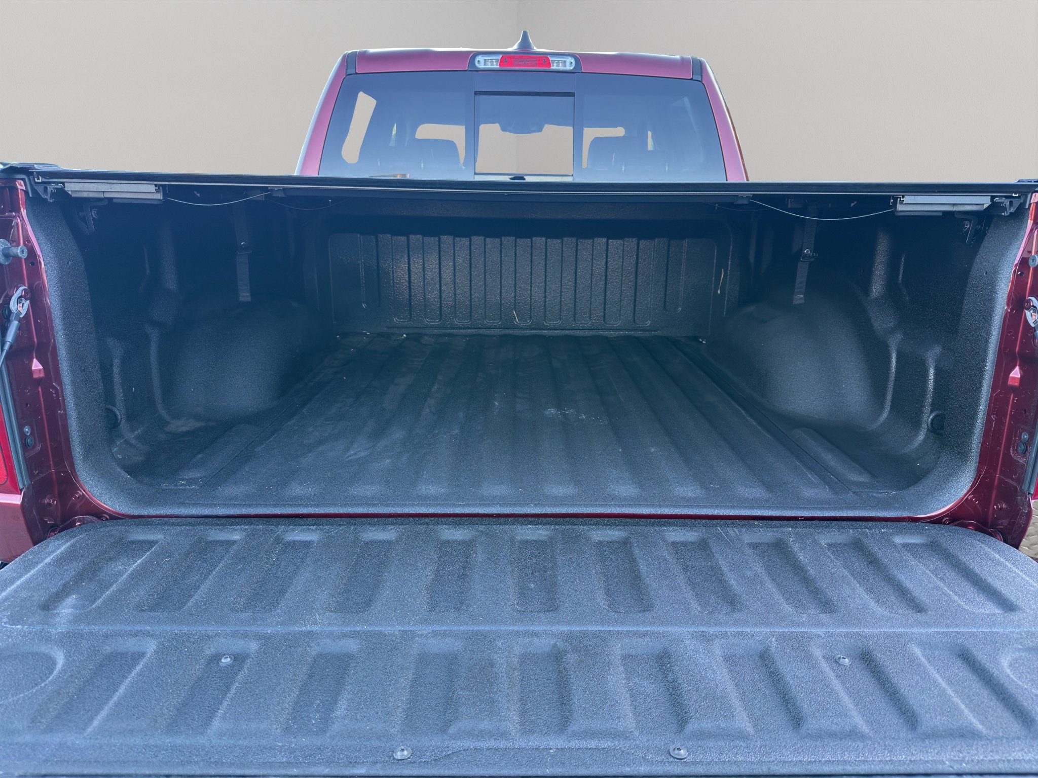 Used 2020 RAM 1500 Laramie AWD/4WD image 8