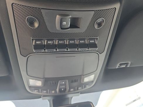 Used 2017 Ford F250 Platinum w/ Platinum Ultimate Package AWD/4WD image 27