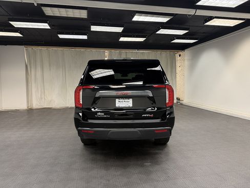 Used 2023 GMC Yukon AT4 w/ AT4 Premium Package AWD/4WD image 4