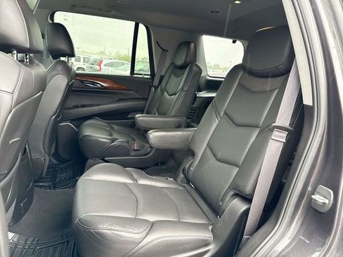Used 2016 Cadillac Escalade Luxury AWD/4WD image 20