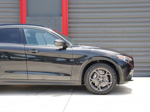 Used 2022 Alfa Romeo Stelvio Sprint AWD/4WD image 4