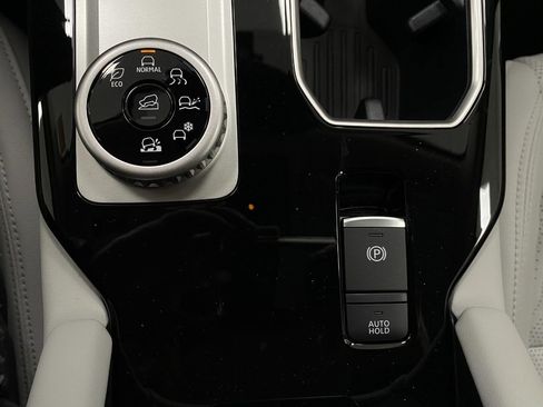 New 2026 Mitsubishi Outlander SEL image 27