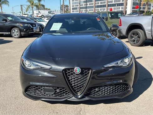 Used 2023 Alfa Romeo Giulia Estrema image 2