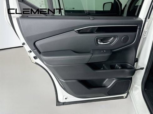 Used 2025 Honda Pilot EX-L image 30