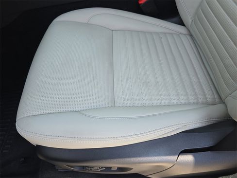 Certified 2025 Land Rover Discovery Sport S image 29