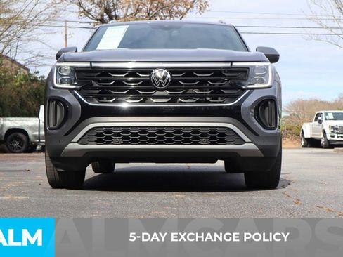 Used 2025 Volkswagen Atlas Cross Sport SE FWD image 4