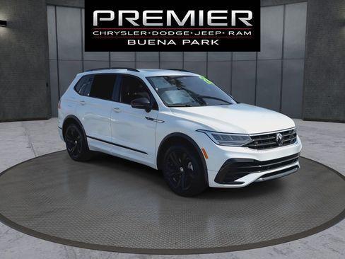 Used 2024 Volkswagen Tiguan SE R-Line image 2