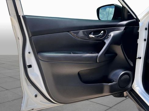 Used 2020 Nissan Rogue S w/ Special Edition Package FWD image 22