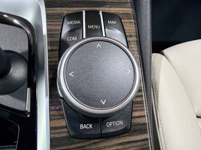 Used 2021 BMW 530i xDrive w/ Convenience Package AWD/4WD image 39