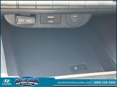 Certified 2025 Hyundai Elantra Limited FWD image 34
