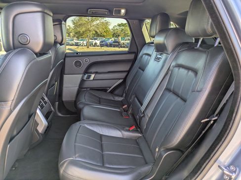 Used 2022 Land Rover Range Rover Sport SE image 17