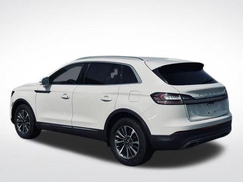 Used 2023 Lincoln Nautilus Standard image 9