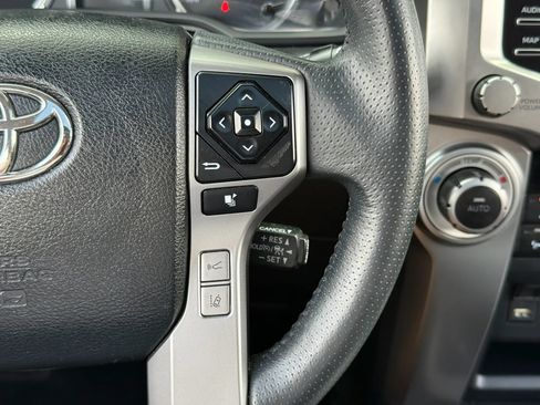 Used 2021 Toyota 4Runner Limited AWD/4WD image 19