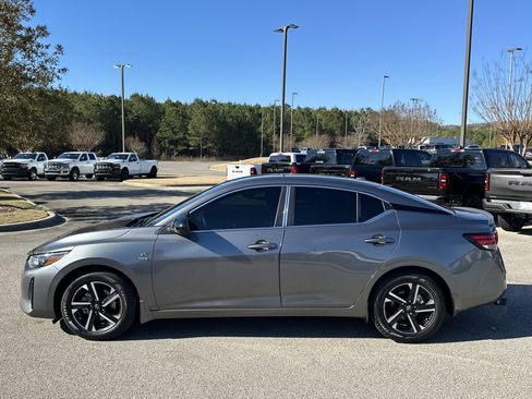 Used 2024 Nissan Sentra SV image 4