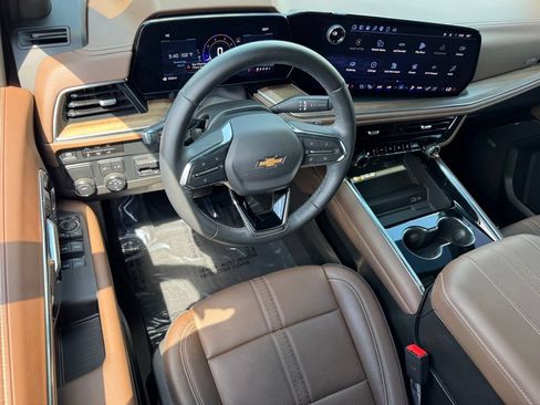 Used 2025 Chevrolet Tahoe High Country w/ Sun And Tow Package RWD image 24