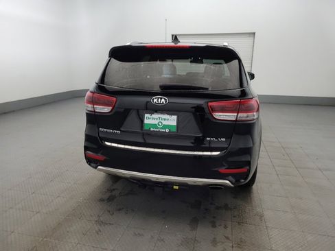 Used 2018 Kia Sorento SX image 7