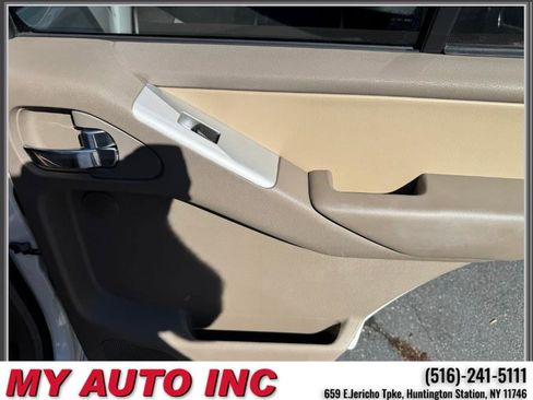 Used 2011 Nissan Pathfinder Silver AWD/4WD image 31