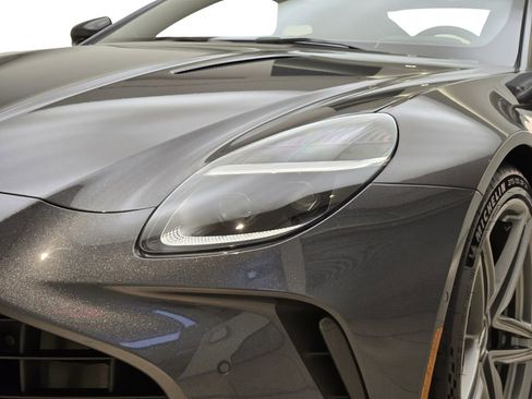 New 2025 Aston Martin V8 Vantage Coupe image 5