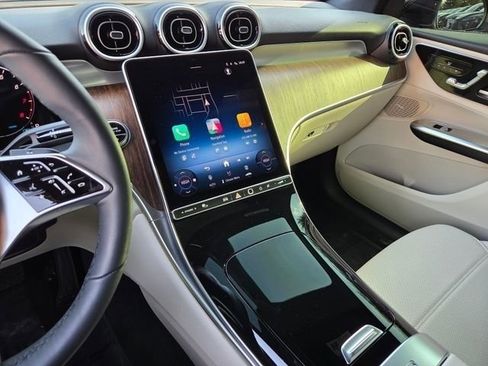 Used 2026 Mercedes-Benz GLC 300 4MATIC image 28