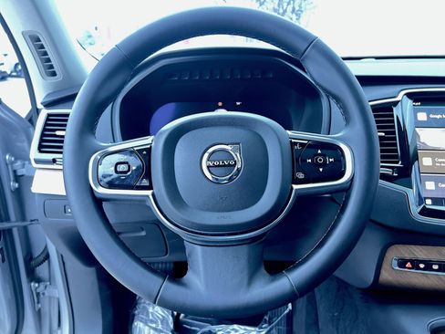 Certified 2023 Volvo XC90 B6 Plus image 16