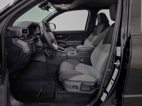 Used 2025 Toyota Tacoma TRD Off-Road image 19