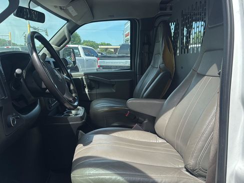 Used 2019 GMC Savana 2500 Extended w/ Driver Convenience Package RWD image 5