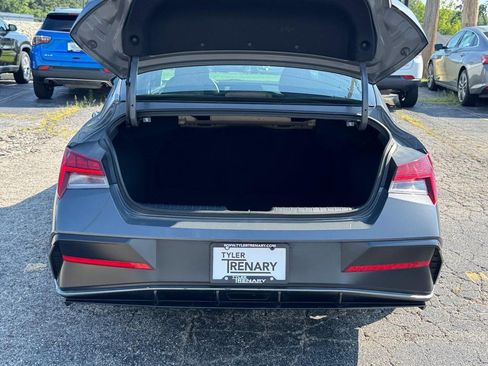 Used 2025 Hyundai Elantra SEL FWD image 6