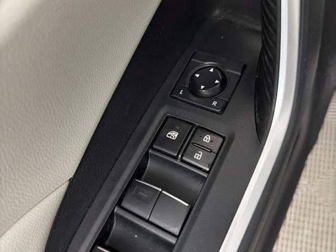 Used 2021 Toyota RAV4 XLE Premium AWD/4WD image 23
