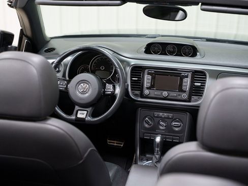Used 2014 Volkswagen Beetle R-Line FWD image 15