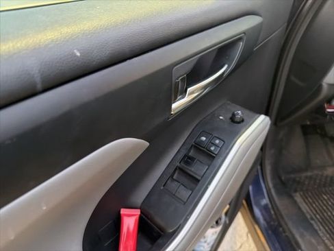 Used 2020 Toyota Highlander XLE image 4