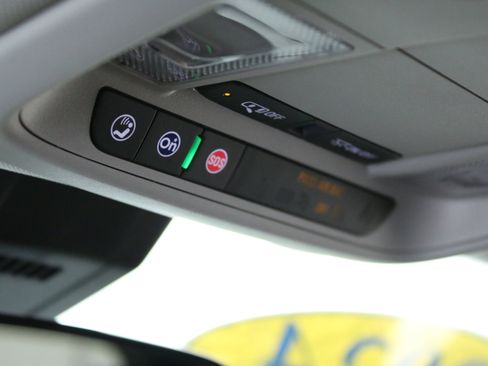 Used 2024 Chevrolet Equinox LT w/ LPO, Floor Liner Package FWD image 21