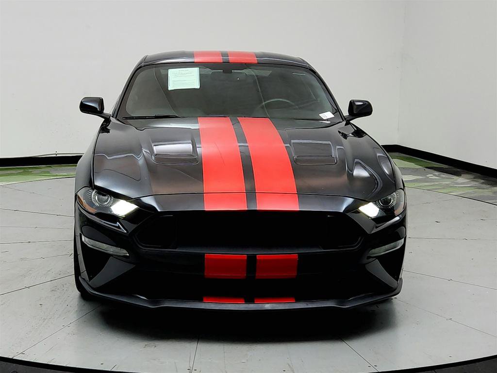 Used 2020 Ford Mustang Coupe RWD image 2