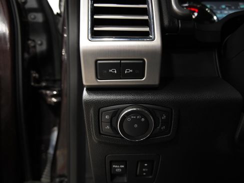 Used 2019 Ford F150 Platinum image 27