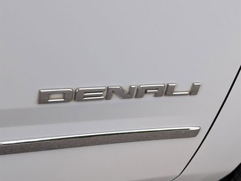 Used 2020 GMC Yukon Denali w/ Denali Ultimate Package image 5