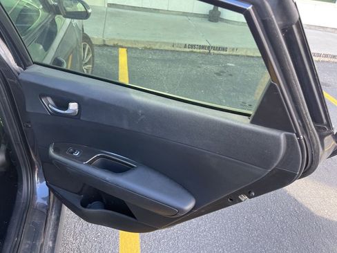 Used 2019 Kia Optima EX image 5